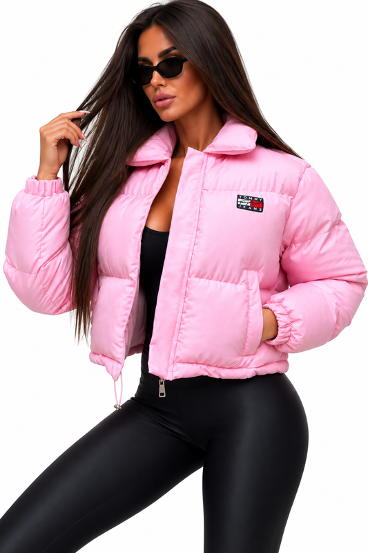 PRECOMANDĂ – Geacă Puffer Premium Roz Baby Pink, Model Scurt